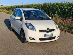 Usata 2011 Toyota Yaris Sol Tre volumi | 2000 € (Super prezzo)