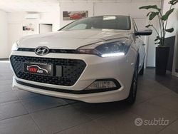 Bianco Usata 2018 Hyundai i20 Comfort Tre volumi | 9900 € (Cara)