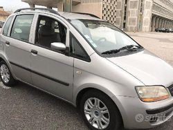 Grigio Usata 2007 Fiat Idea Monovolume | 4000 € (Molto cara)