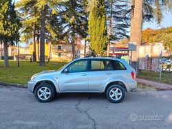 Grigio Usata 2003 Toyota RAV4 SUV | 3900 € (Buon prezzo)