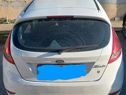 Bianco Usata 2012 Ford Fiesta Due volumi | 4000 € (Buon prezzo)