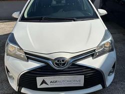 Bianco Usata 2015 Toyota Yaris Active Tre volumi | 10.500 € (Buon prezzo)