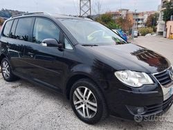 Nero Usata 2008 VW Touran Monovolume | 4800 €