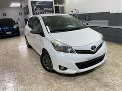 Bianco Usata 2013 Toyota Yaris Lounge Tre volumi | 5499 € (Buon prezzo)
