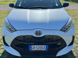 Bianco Usata 2023 Toyota Yaris Hybrid Sport Tre volumi | 22.500 € (Molto cara)