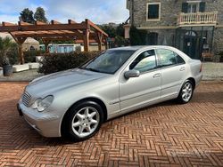 Argento Usata 2004 Mercedes C220 Elegance Tre volumi | 7000 € (Molto cara)