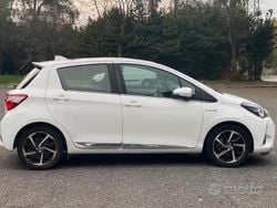 Bianco Usata 2019 Toyota Yaris Hybrid Style Tre volumi | 12.700 € (Buon prezzo)