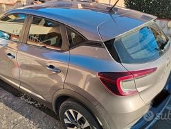Grigio Usata 2021 Renault Captur Zen SUV | 14.500 € (Buon prezzo)