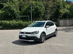 Bianco Usata 2016 VW Polo Cross Due volumi | 12.900 € (Molto cara)
