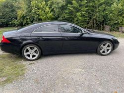 Nero Usata 2005 Mercedes 350 Tre volumi | 11.000 €