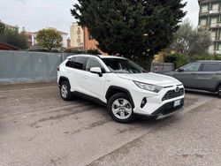 Bianco Usata 2019 Toyota RAV4 Hybrid SUV | 19.500 € (Buon prezzo)