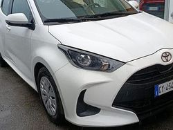 Bianco Usata 2025 Toyota Yaris Hybrid Active Tre volumi | 19.900 € (Ottimo prezzo)