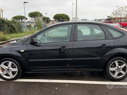 Nero Usata 2005 Ford Focus Tre volumi | 1700 € (Buon prezzo)