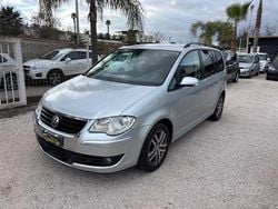 Grigio Usata 2008 VW Touran Highline Monovolume | 2799 € (Buon prezzo)