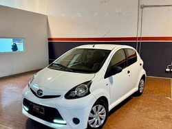 Bianco Usata 2012 Toyota Aygo Connect Style Due volumi | 5490 € (Buon prezzo)