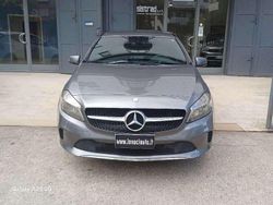 Grigio Usata 2015 Mercedes A180 Tre volumi | 10.800 € (Buon prezzo)