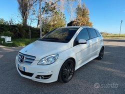 Bianco Usata 2010 Mercedes B200 Premium Monovolume | 5790 € (Molto cara)