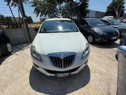 Bianco Usata 2010 Lancia Delta Tre volumi | 4990 € (Buon prezzo)