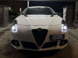 Bianco Usata 2011 Alfa Romeo Giulietta Progression Due volumi | 9500 € (Molto cara)