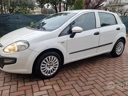 Bianco Usata 2010 Fiat Punto Evo Emotion Due volumi | 2400 € (Buon prezzo)