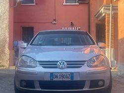 Grigio Usata 2008 VW Golf V Due volumi | 4000 € (Buon prezzo)