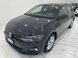 Grigio Usata 2019 VW Polo Comfortline Tre volumi | 12.990 € (Buon prezzo)