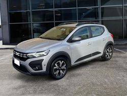 Grigio chiaro Usata 2023 Dacia Sandero Comfort | 12.900 € (Buon prezzo)