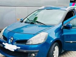 Blu Usata 2008 Renault Clio II Tre volumi | 3000 € (Molto cara)