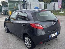 Usata 2009 Mazda 2 Tre volumi | 2000 € (Buon prezzo)