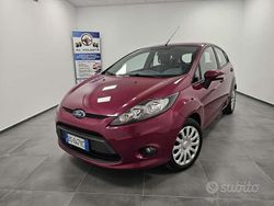 Viola Usata 2008 Ford Fiesta Titanium Tre volumi | 4390 € (Buon prezzo)