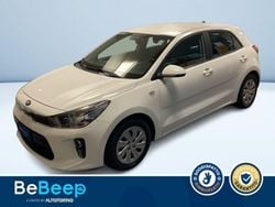 Bianco pastello Usata 2017 Kia Rio Active Tre volumi | 9200 € (Buon prezzo)