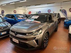 Grigio Nuova 2025 Renault Captur Evolution SUV | 22.300 € (Buon prezzo)