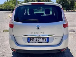 Argento Usata 2012 Renault Grand Scénic III Bose Edition Monovolume | 4500 € (Buon prezzo)