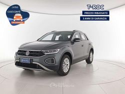 Indium grey metallizzato nero Usata 2025 VW T-Roc Life SUV | 29.950 € (Buon prezzo)