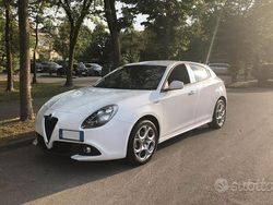 Bianco Usata 2016 Alfa Romeo Giulietta Distinctive Tre volumi | 9990 € (Ottimo prezzo)