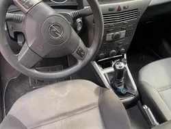 Usata 2007 Opel Astra GTC Coupé | 2600 € (Buon prezzo)