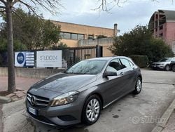 Grigio Usata 2015 Mercedes A180 Tre volumi | 13.980 € (Buon prezzo)