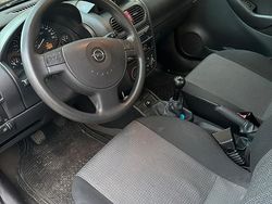 Usata 2006 Opel Corsa Tre volumi | 2500 € (Buon prezzo)