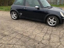 Nero Usata 2002 Mini Cooper Due volumi | 2300 € (Buon prezzo)