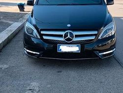 Nero Usata 2015 Mercedes 180 Premium Tre volumi | 10.500 € (Ottimo prezzo)