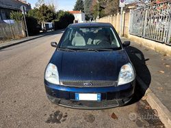 Blu Usata 2002 Ford Fiesta Ambiente Tre volumi | 1800 € (Buon prezzo)