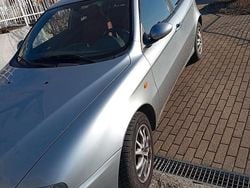 Grigio Usata 2004 Alfa Romeo 147 Distinctive Due volumi | 3000 € (Buon prezzo)