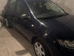 Blu Usata 2015 Dacia Sandero Tre volumi | 8500 €