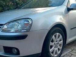 Grigio Usata 2008 VW Golf V Comfortline Tre volumi | 4900 € (Buon prezzo)