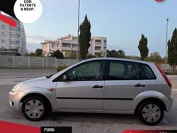Grigio Usata 2003 Ford Fiesta Ghia Tre volumi | 1740 € (Cara)