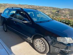 Blu Usata 2007 VW Passat Station wagon | 3800 € (Molto cara)