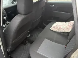 Usata 2004 Ford Fiesta Due volumi | 2200 € (Buon prezzo)