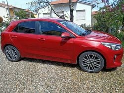 Rosso Usata 2017 Kia Rio Tre volumi | 9500 € (Cara)