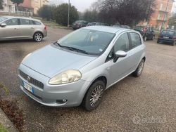 Grigio Usata 2010 Fiat Grande Punto Due volumi | 550 €