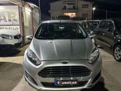 Grigio Usata 2014 Ford Fiesta Due volumi | 6000 € (Buon prezzo)